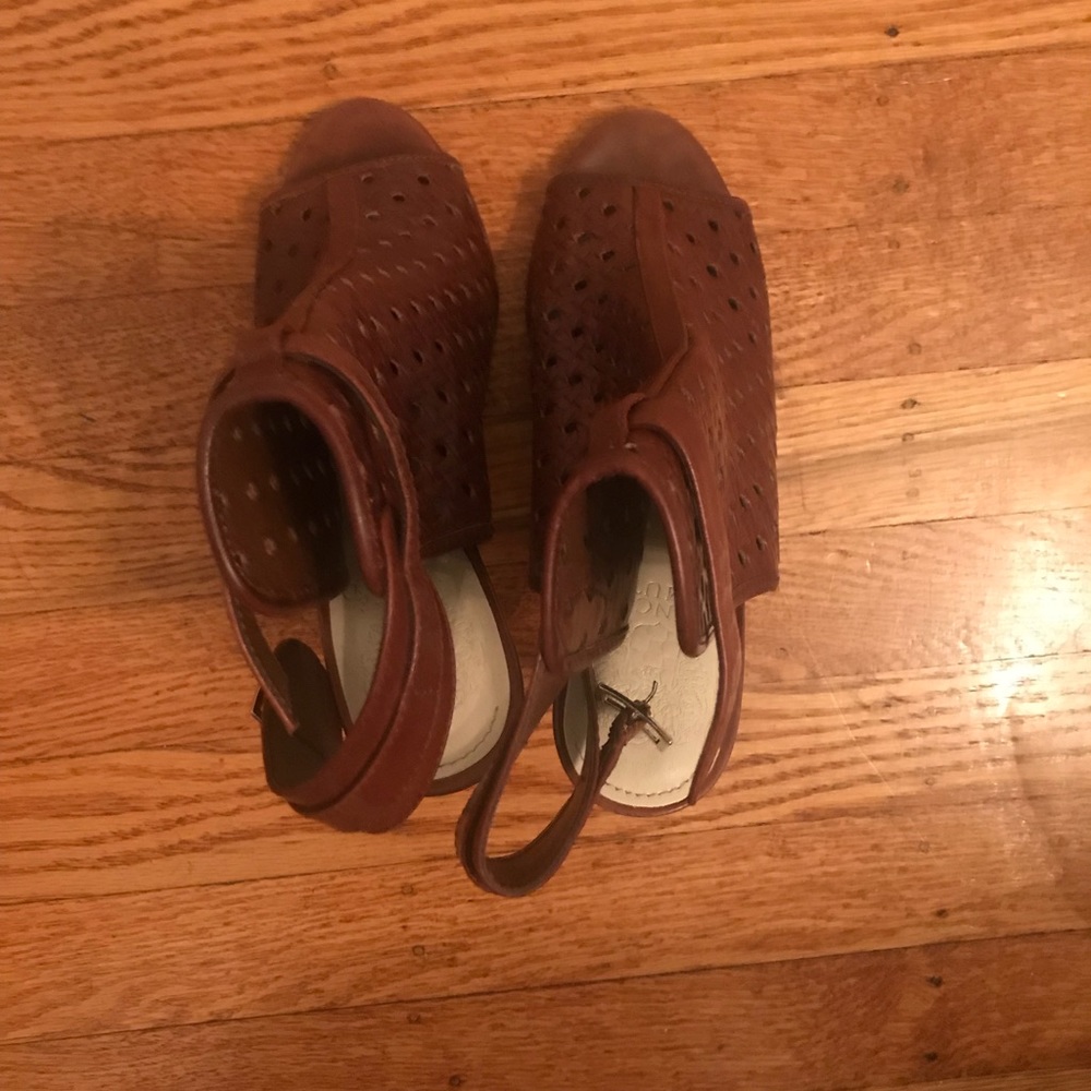 Heels - Picture 2 of 3